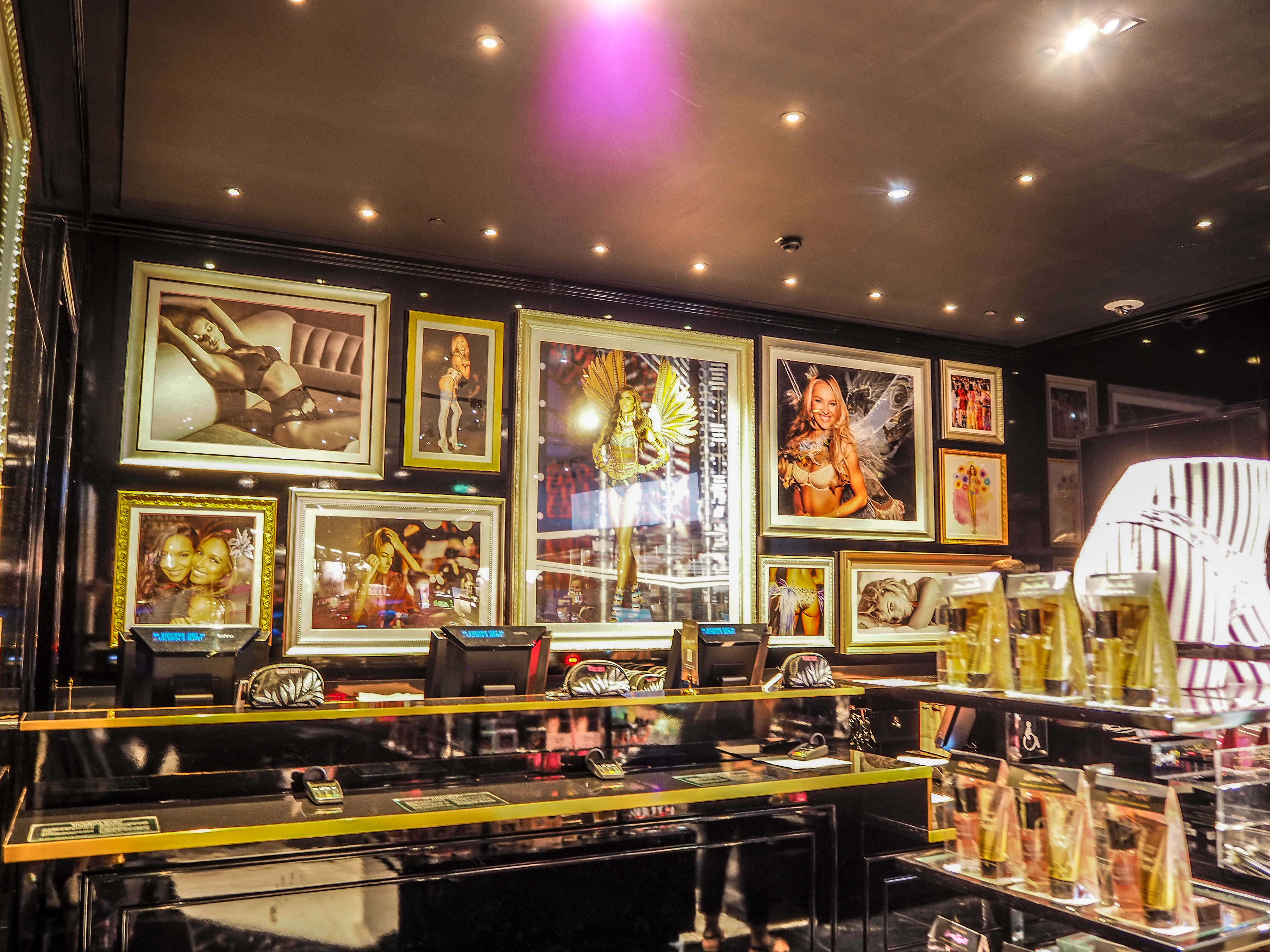 巴黎 VICTORIA'S SECRET Forum des Halles © C' PARIS